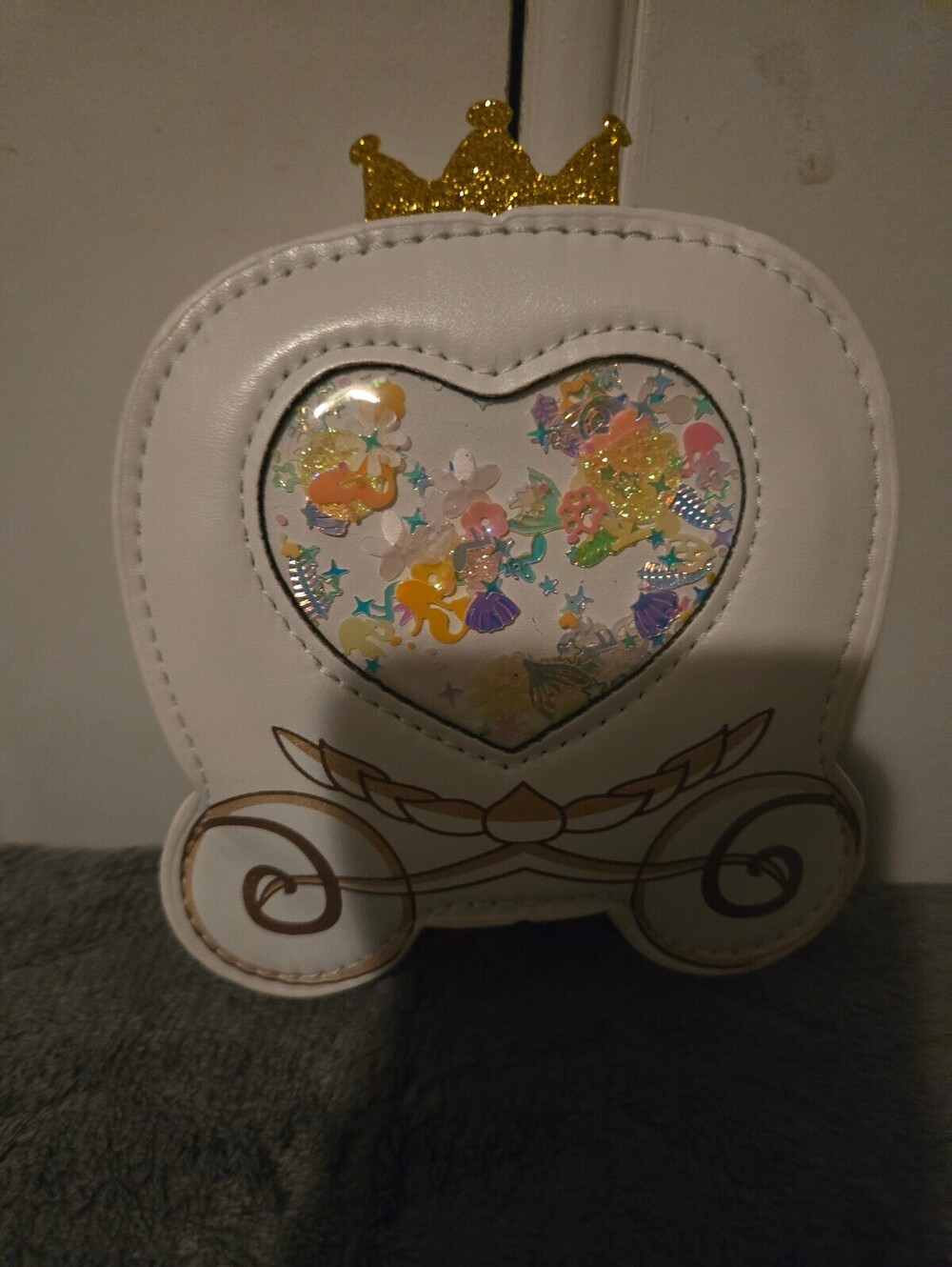 White Princess Carriage Crossbody Bag Heart Glitter Shaker Novelty Purse